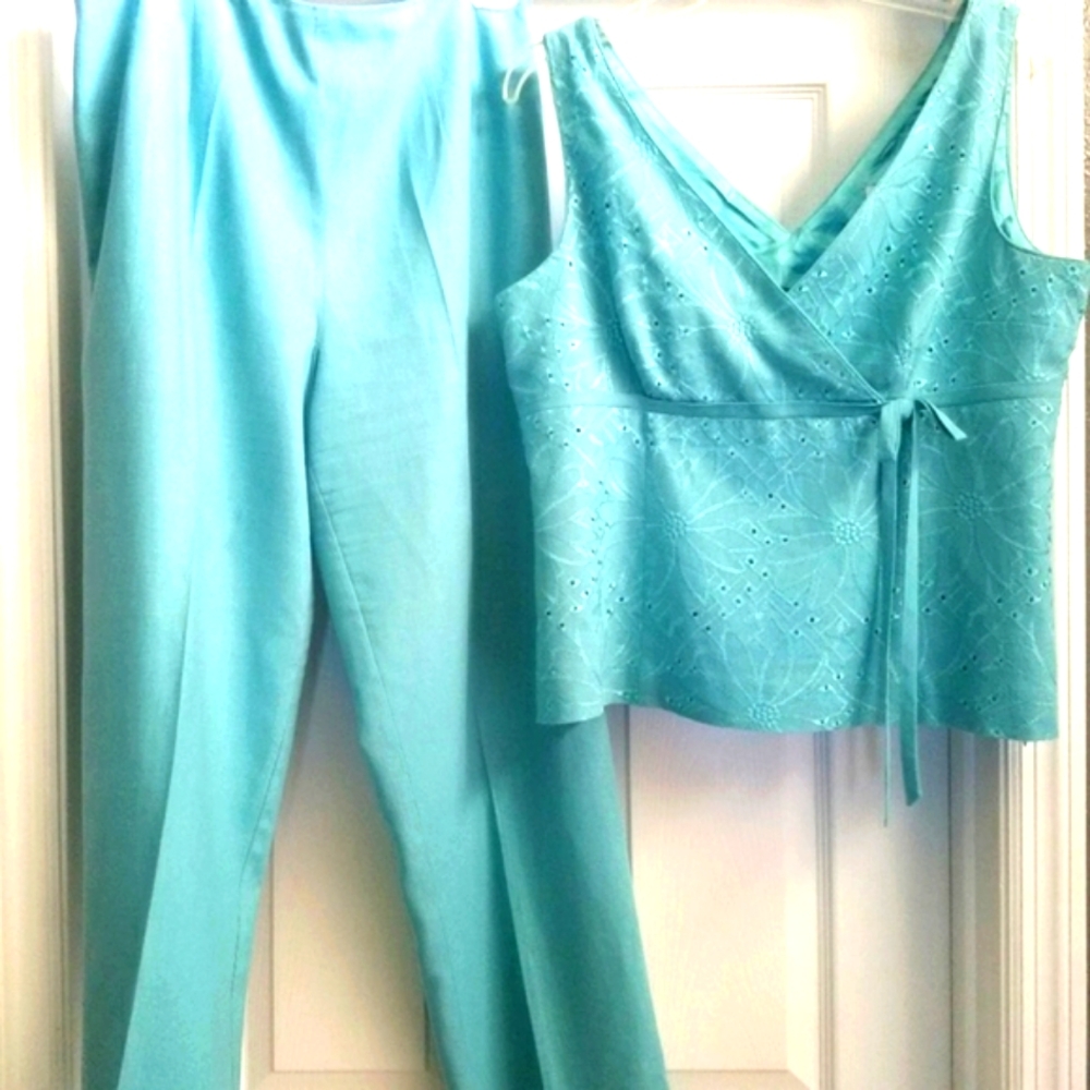 Sherri Martin two-piece pants set